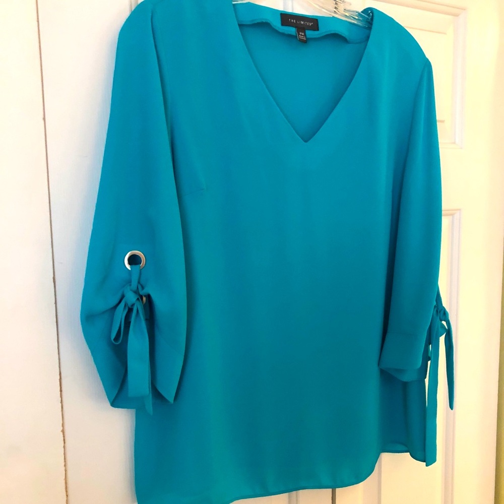 Limited Blouse, size petite medium